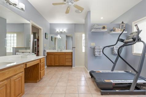 1114 Lakepark Drive Lakehills TX 78063