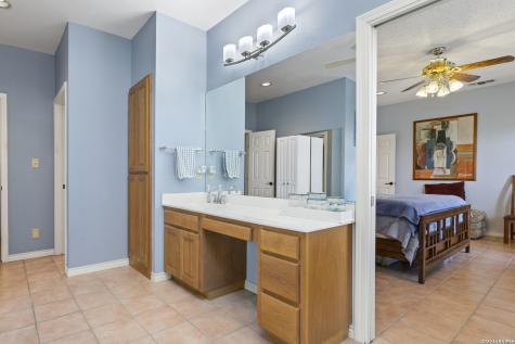 1114 Lakepark Drive Lakehills TX 78063