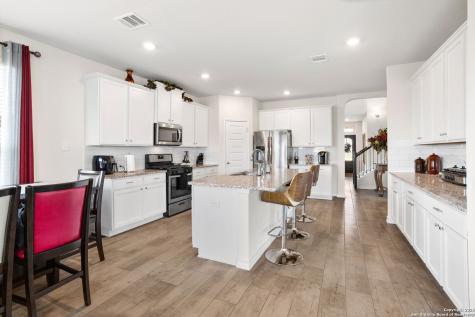 104 Mossy Bank Cibolo TX 78108