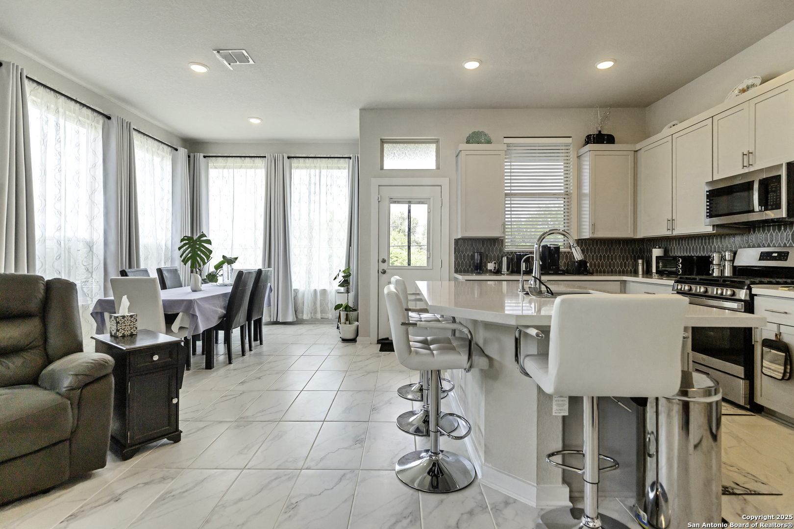 4439 Tiger Run San Antonio TX 78217