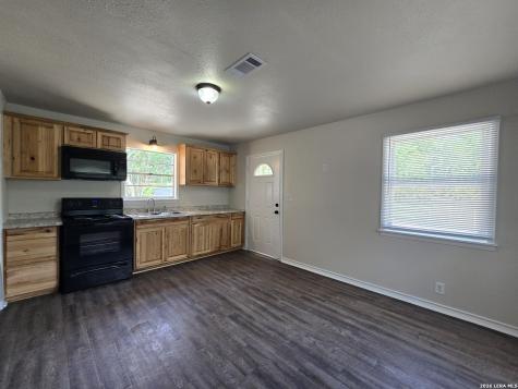 8251 Fm 2673 Canyon Lake TX 78133