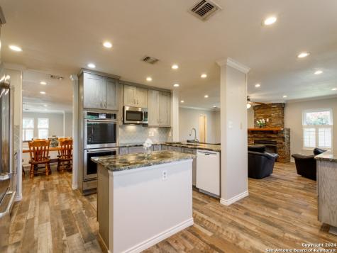 1203 Summit Creek San Antonio TX 78258