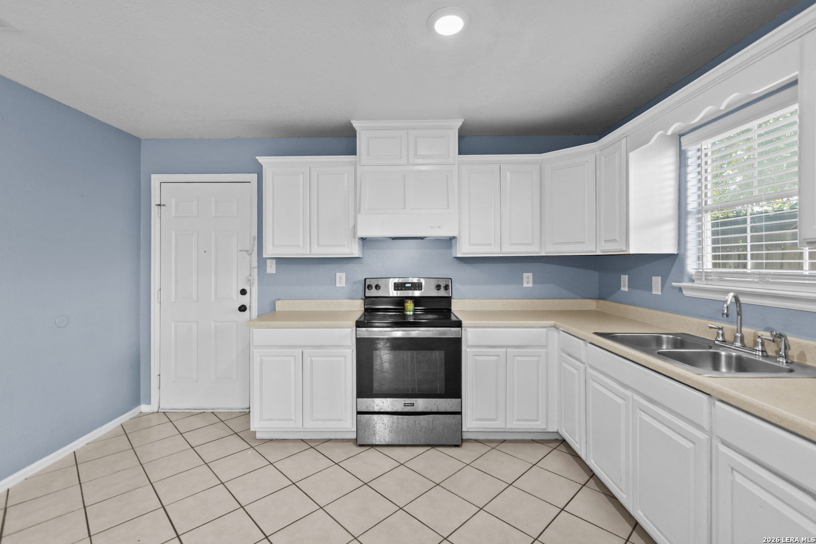 123 Fran Fran Street San Antonio TX 78207