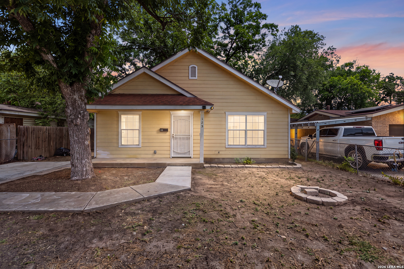 123 Fran Fran Street San Antonio TX 78207