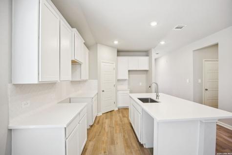 9922 Medicine Hat San Antonio TX 78254