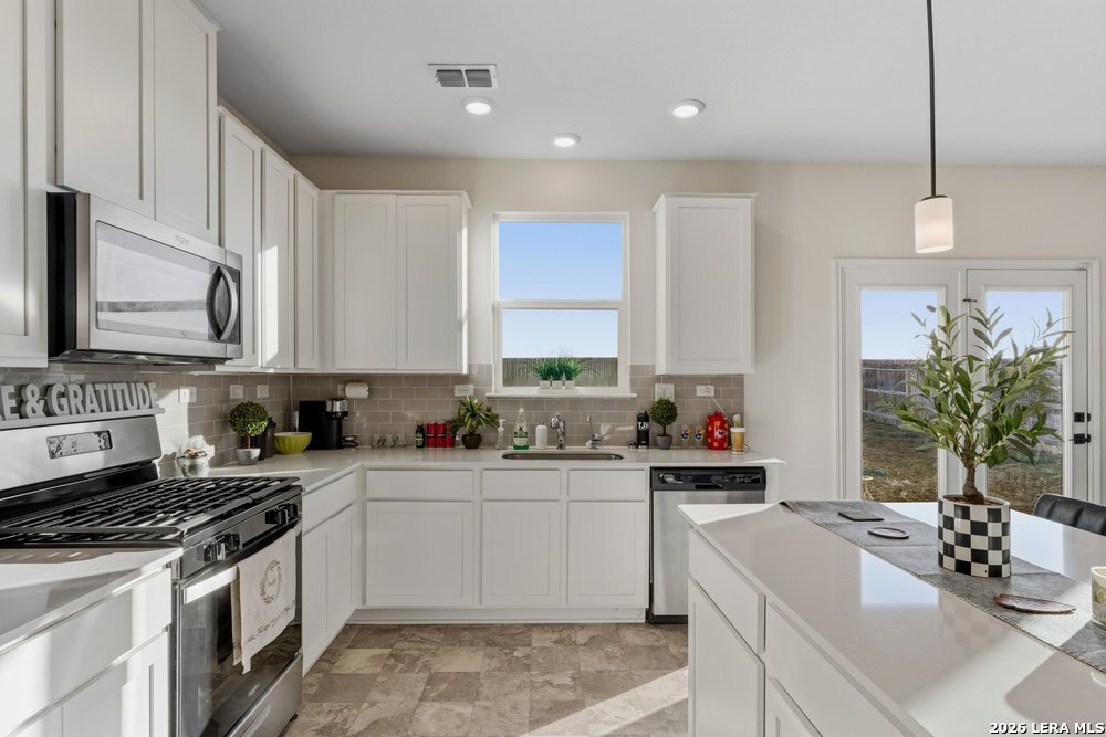 9422 Braman Point Converse TX 78109