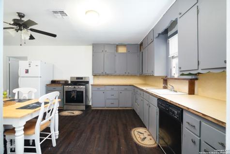 903 Franklin Street Fredericksburg TX 78624