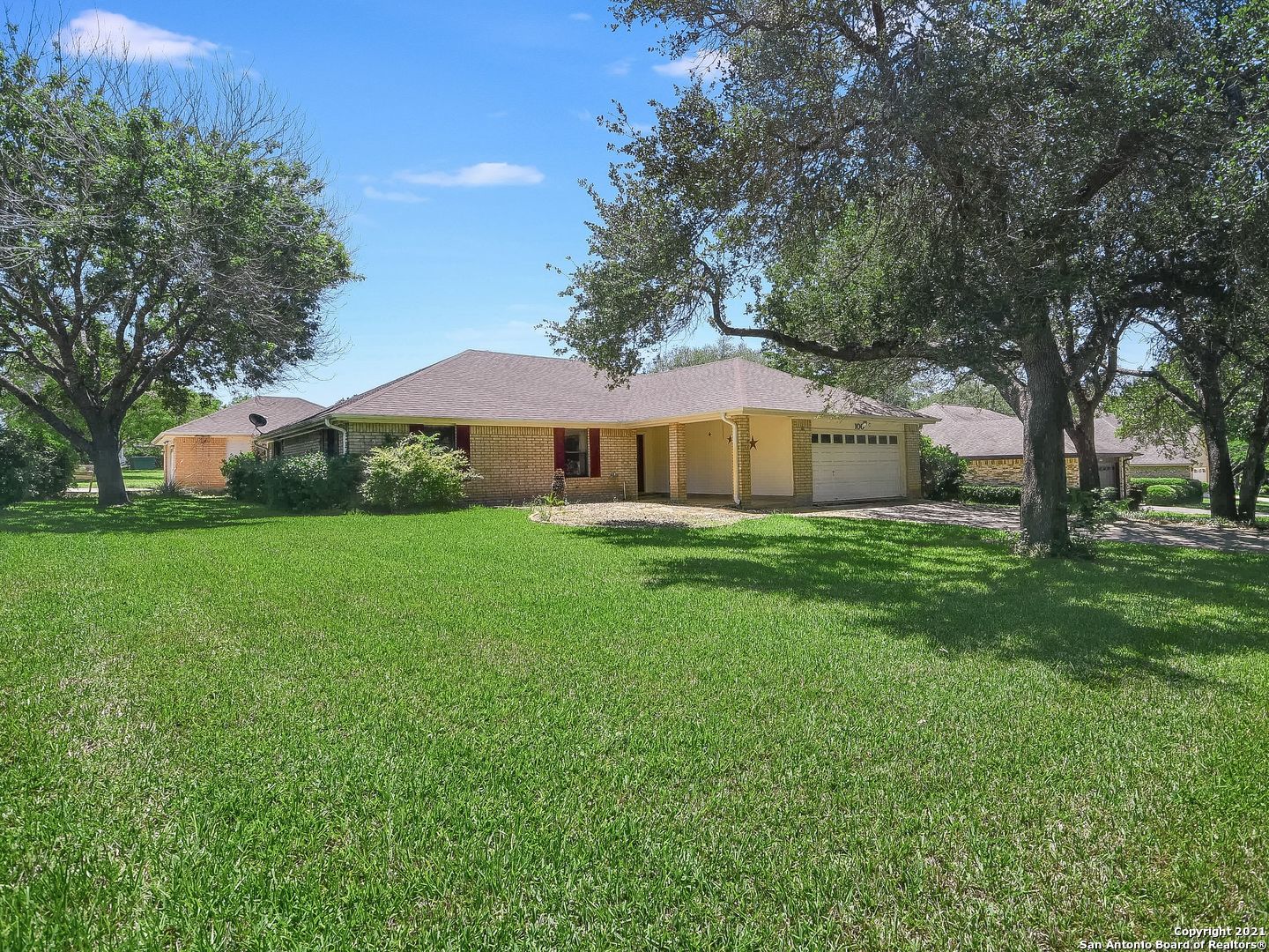 100 Whitetail Hollow Seguin TX 78155