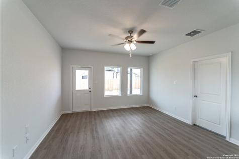 6609 Cibolo Springs Converse TX 78109