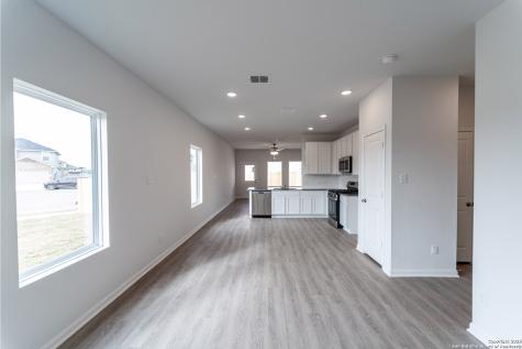 6609 Cibolo Springs Converse TX 78109