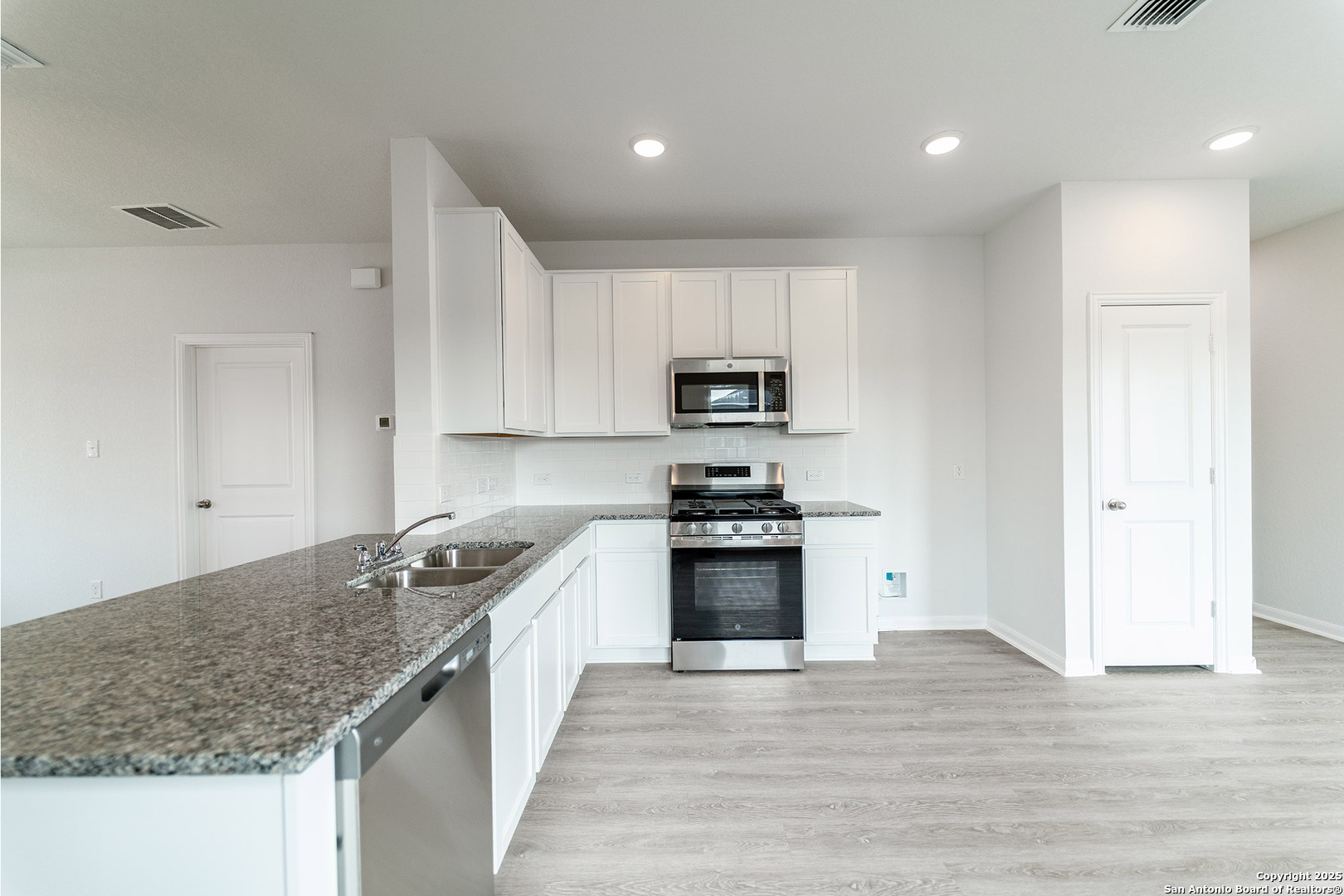 6609 Cibolo Springs Converse TX 78109
