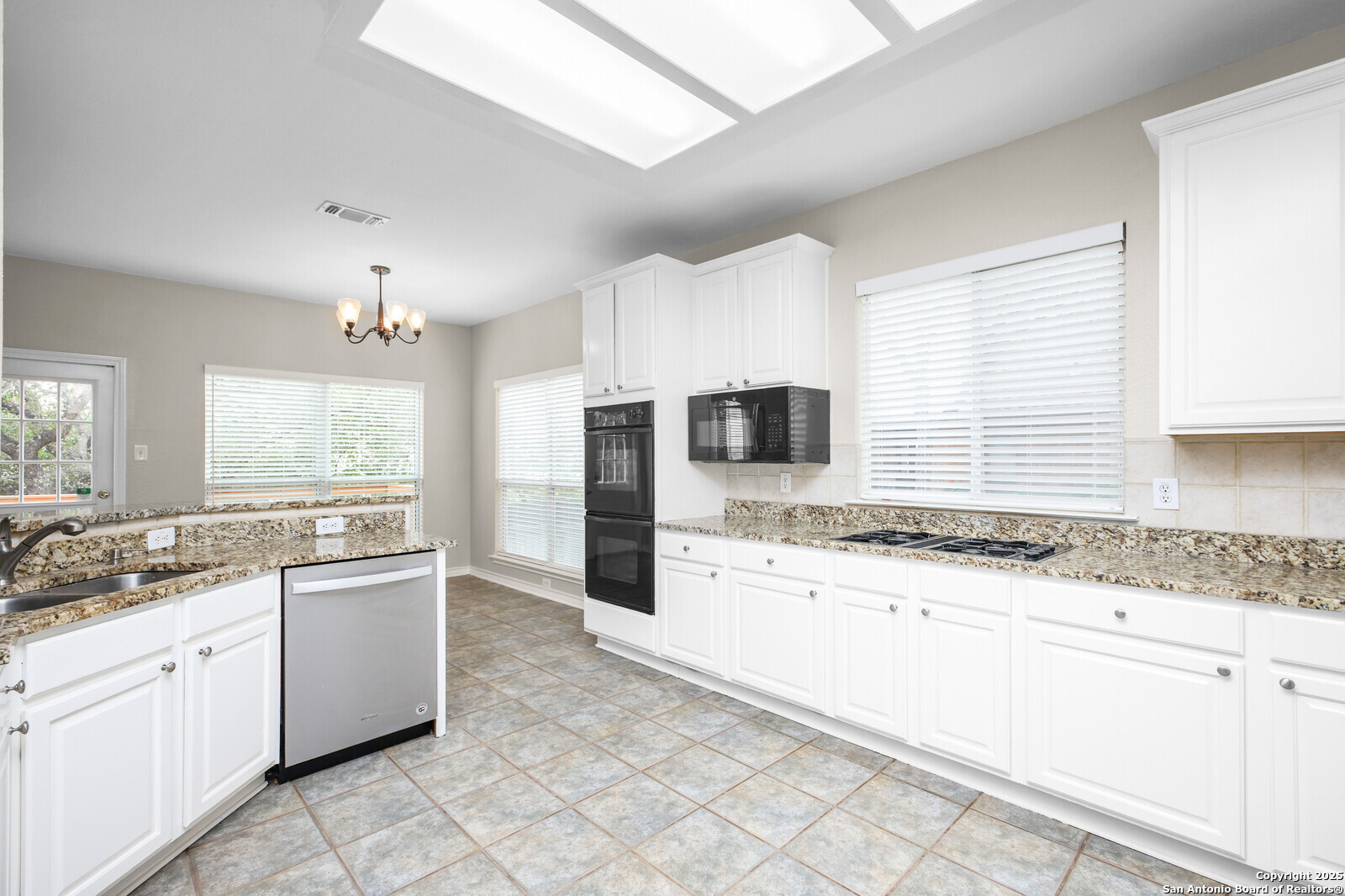 18127 Brookwood Forest San Antonio TX 78258