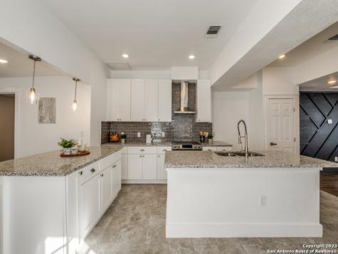 2707 W Houston Street San Antonio TX 78207