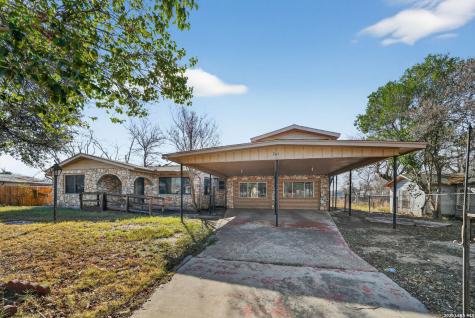 761 Avenue F Poteet TX 78065