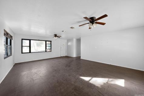 761 Avenue F Poteet TX 78065