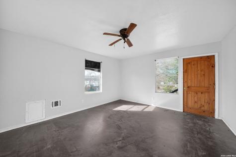 761 Avenue F Poteet TX 78065