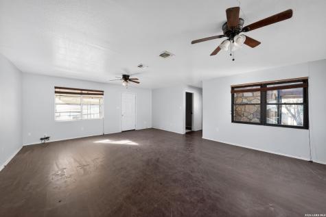 761 Avenue F Poteet TX 78065