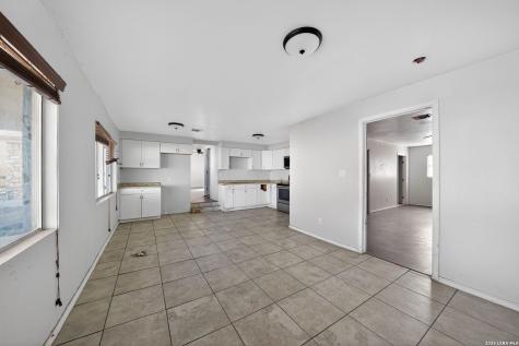 761 Avenue F Poteet TX 78065