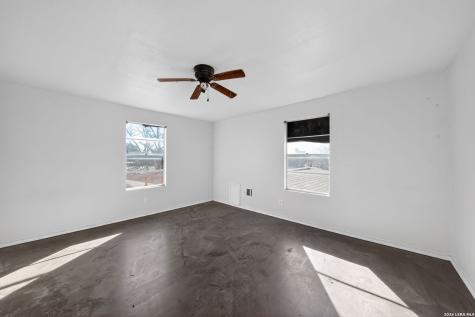 761 Avenue F Poteet TX 78065