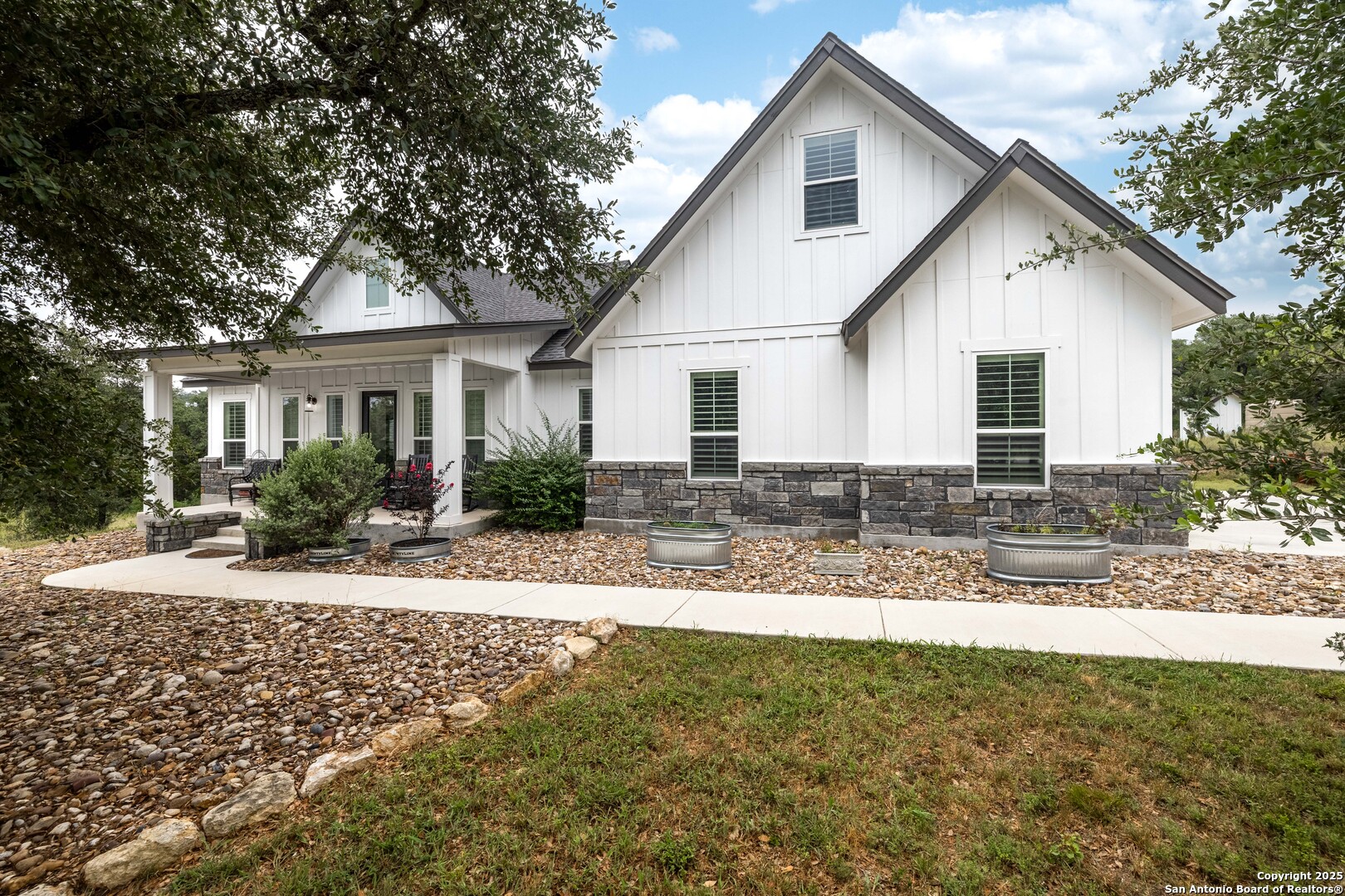 105 Clear Water Canyon Helotes TX 78023