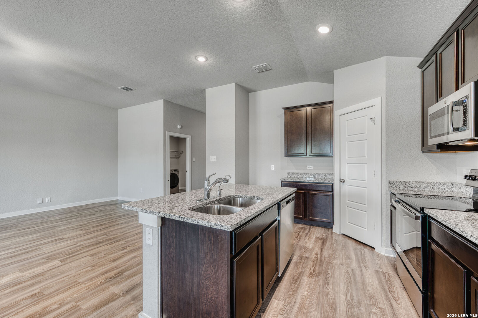 5443 Coral Valley San Antonio TX 78242