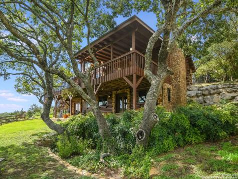 27728 Ramblewood Street San Antonio TX 78261