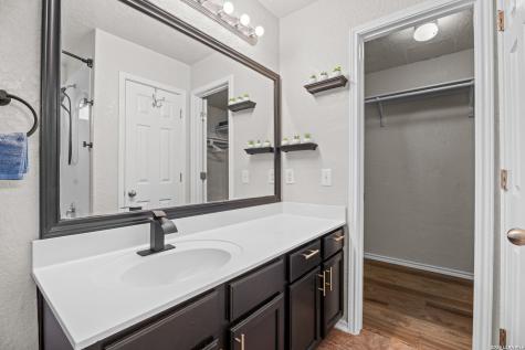 5406 Duke Field San Antonio TX 78227