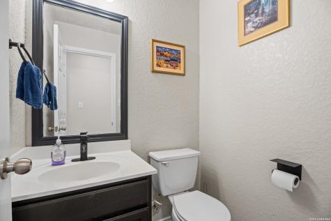 5406 Duke Field San Antonio TX 78227