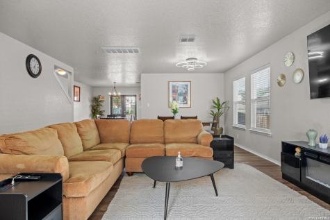 5406 Duke Field San Antonio TX 78227