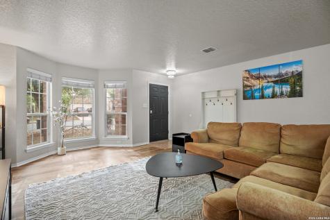 5406 Duke Field San Antonio TX 78227