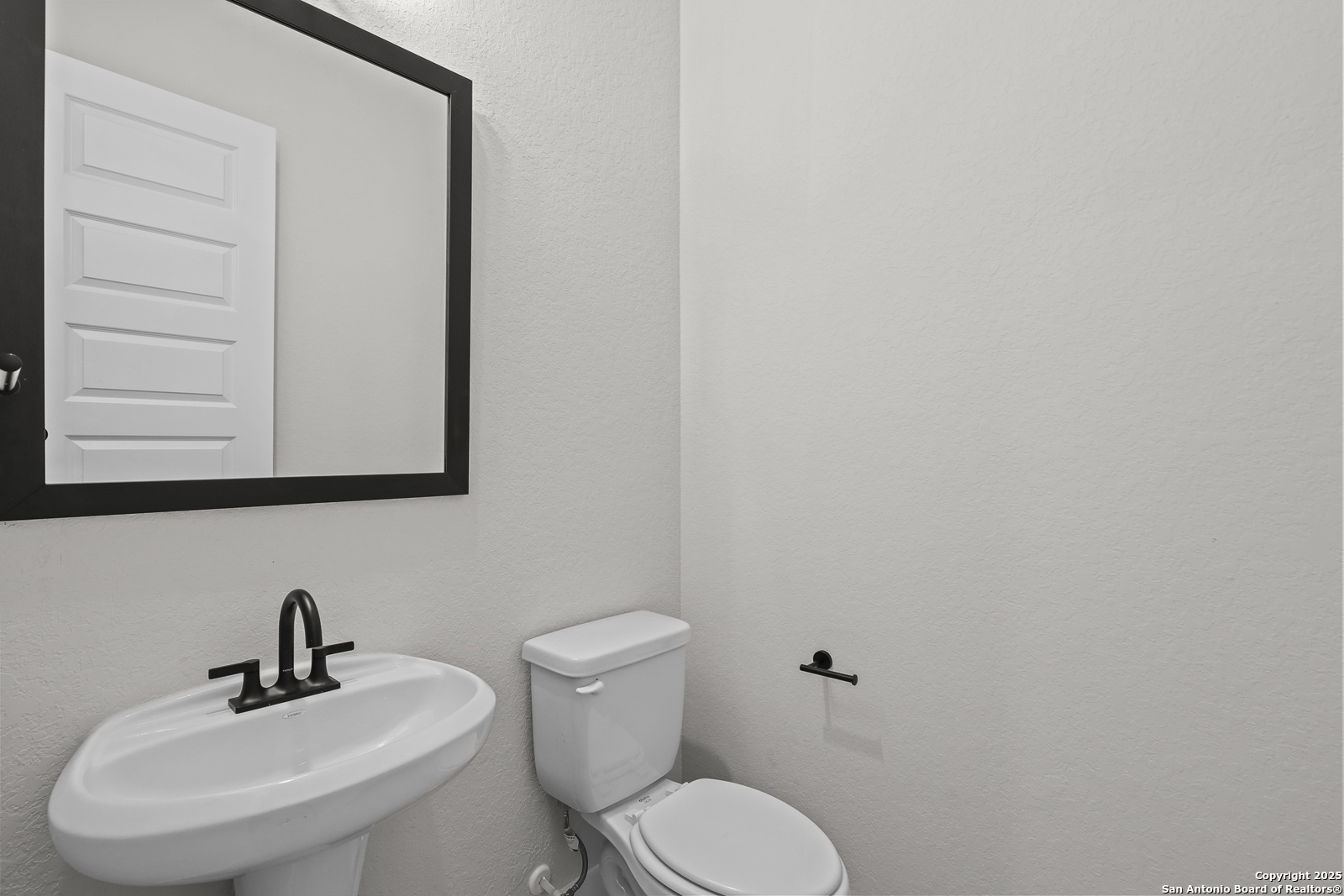 4511 Yoakum Valley Schertz TX 78108