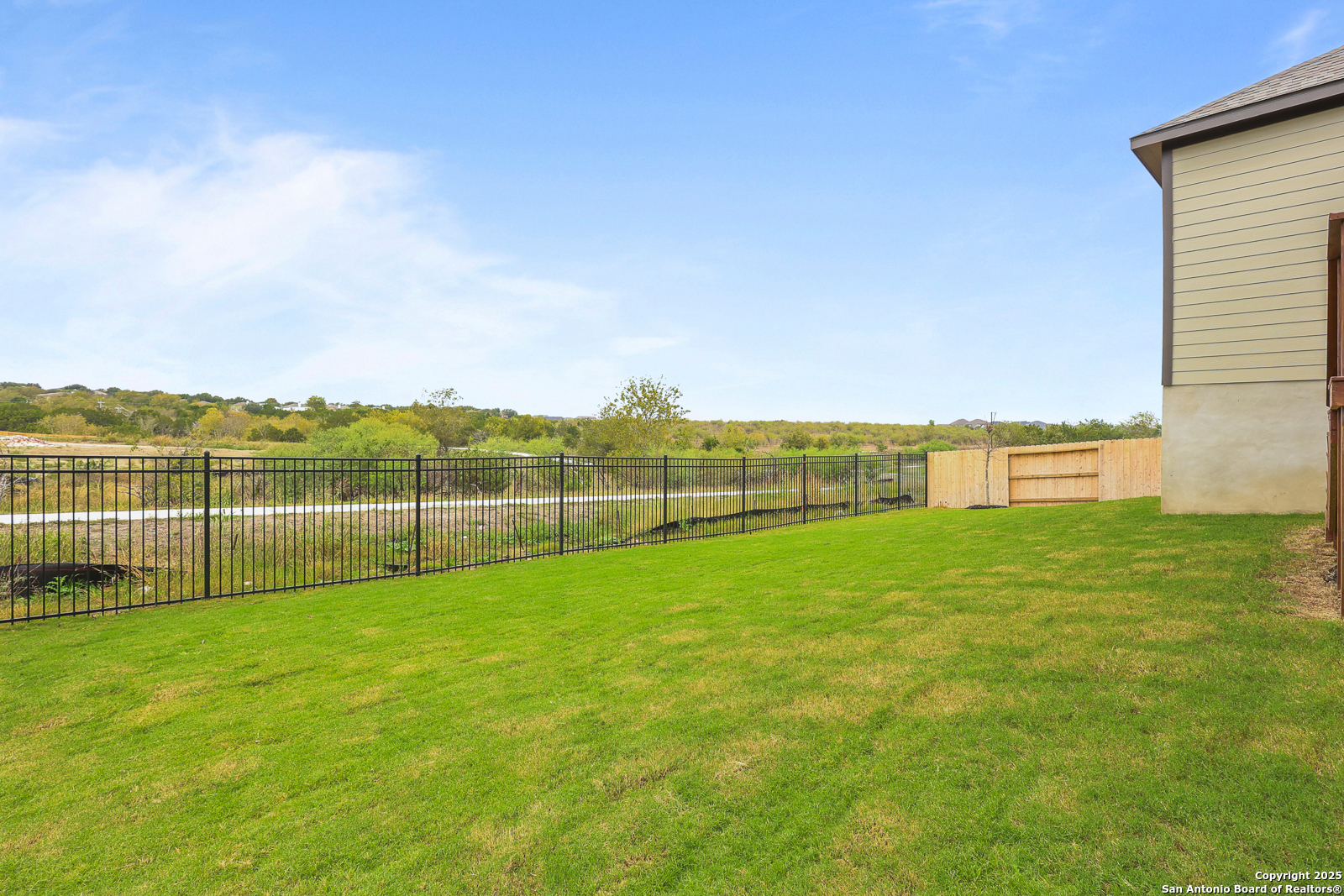 4511 Yoakum Valley Schertz TX 78108