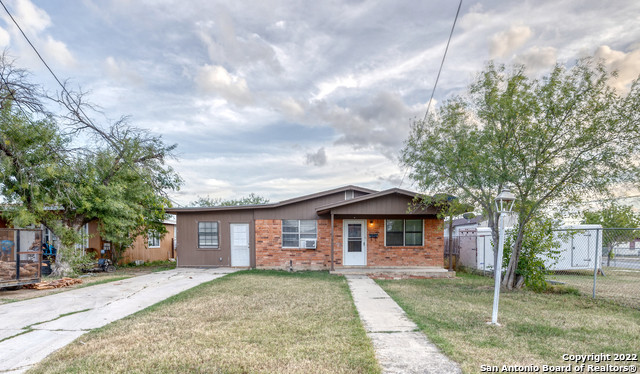 502 E Dimmit Street Crystal City TX 78839