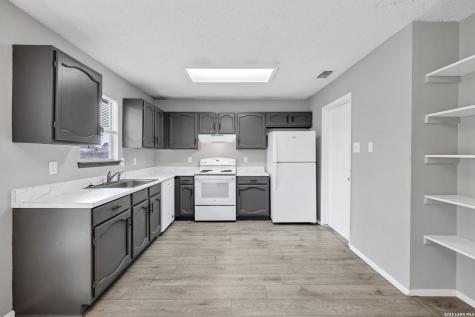 2822 Meadow River Street San Antonio TX 78251