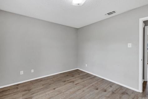 2822 Meadow River Street San Antonio TX 78251