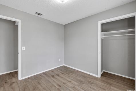 2822 Meadow River Street San Antonio TX 78251