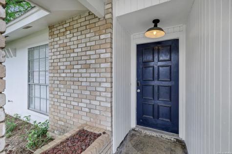 2822 Meadow River Street San Antonio TX 78251