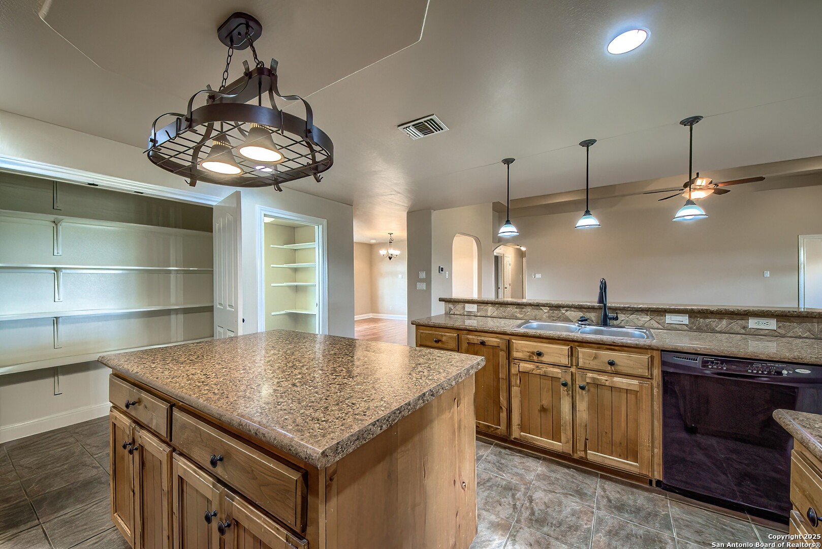 123 Colette Marion TX 78124