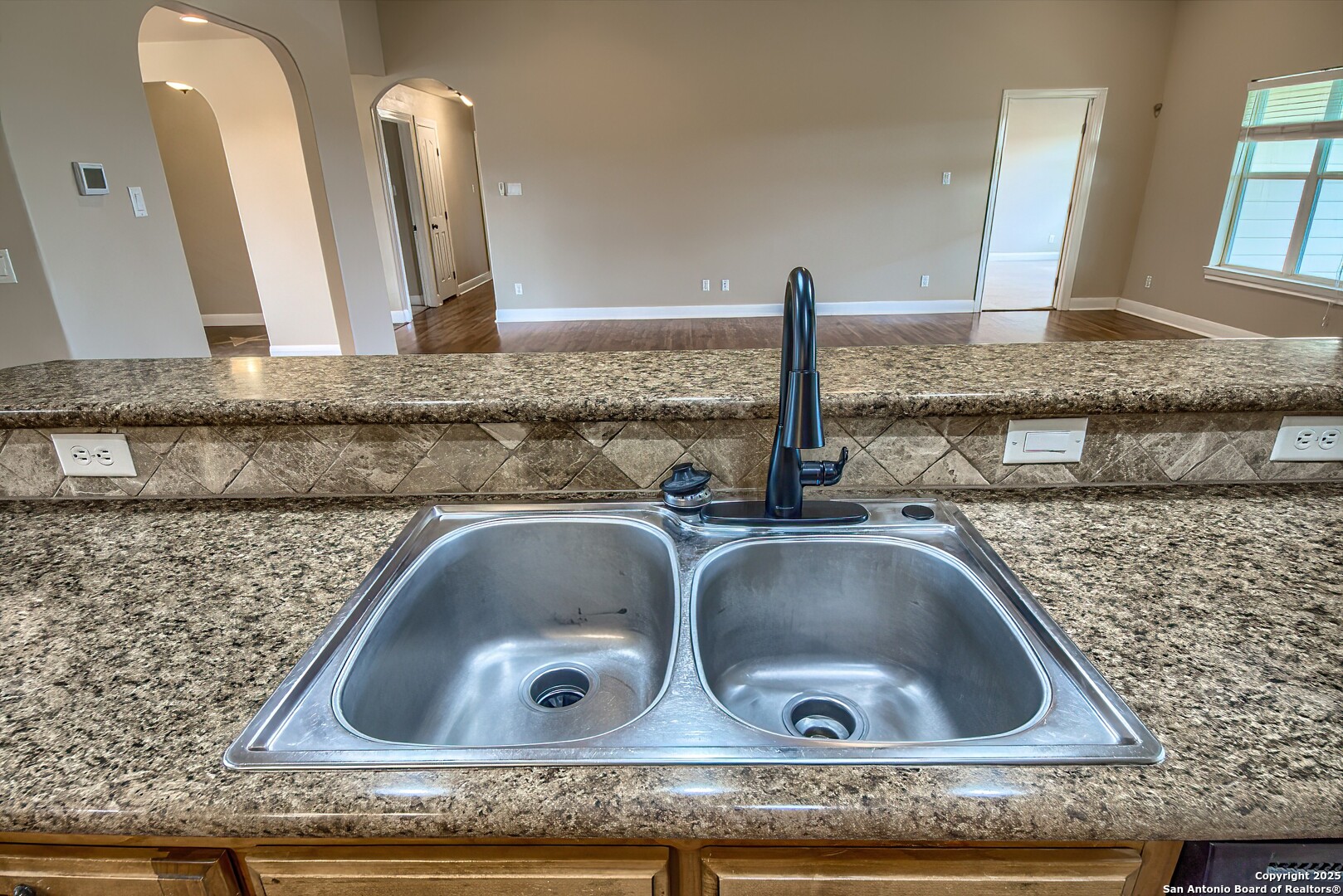 123 Colette Marion TX 78124