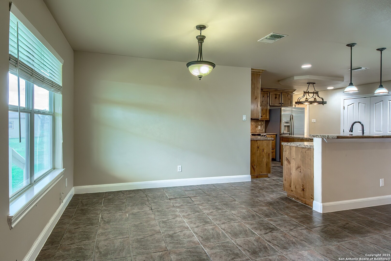 123 Colette Marion TX 78124