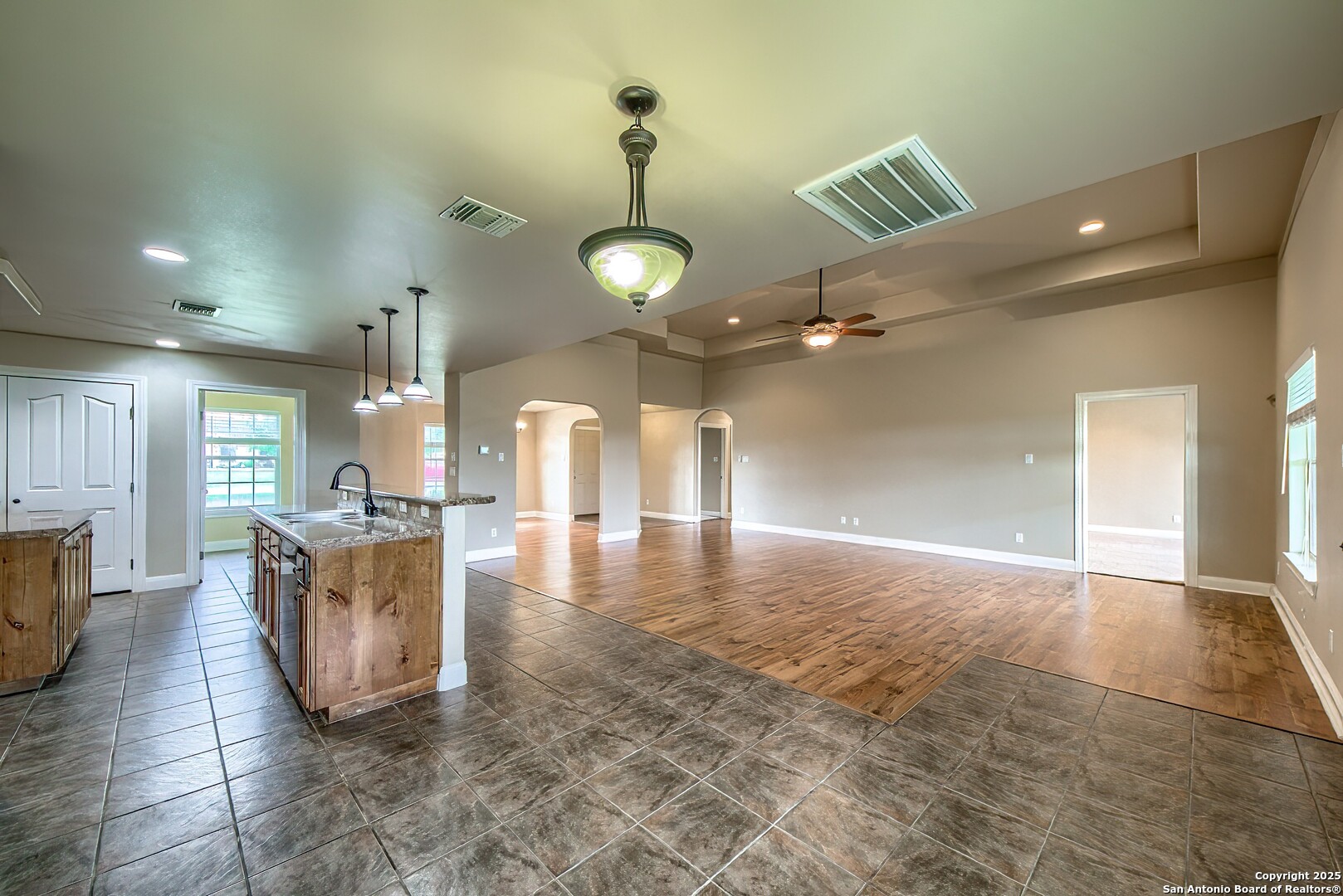 123 Colette Marion TX 78124