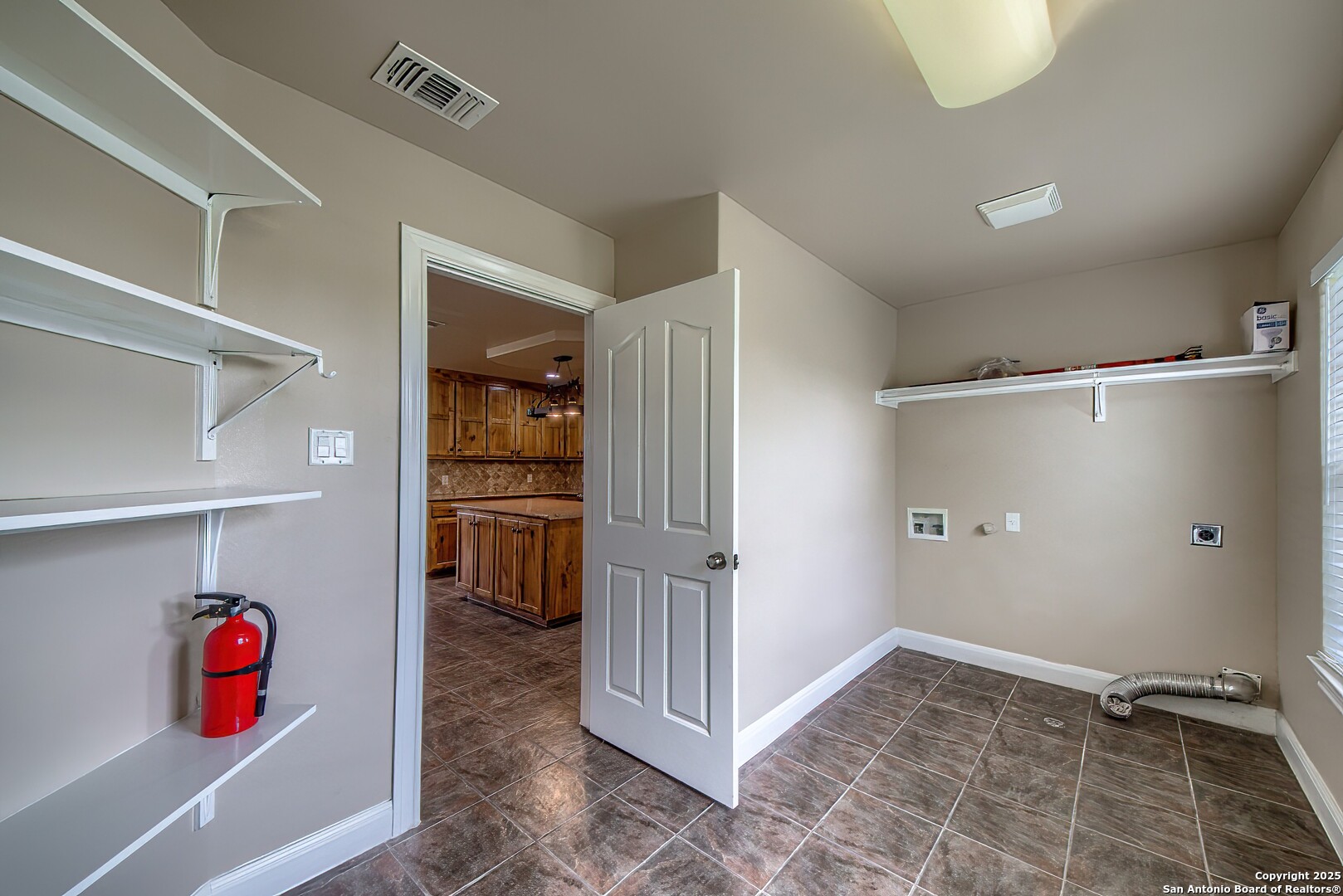 123 Colette Marion TX 78124