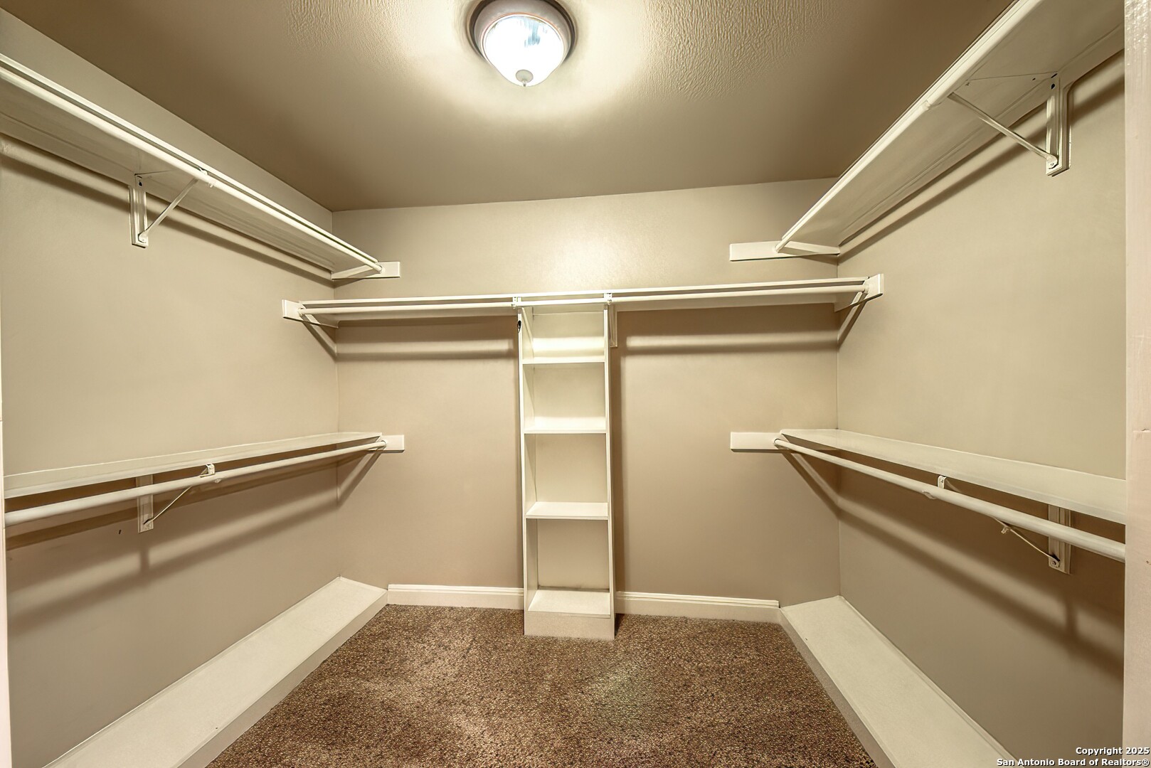 123 Colette Marion TX 78124