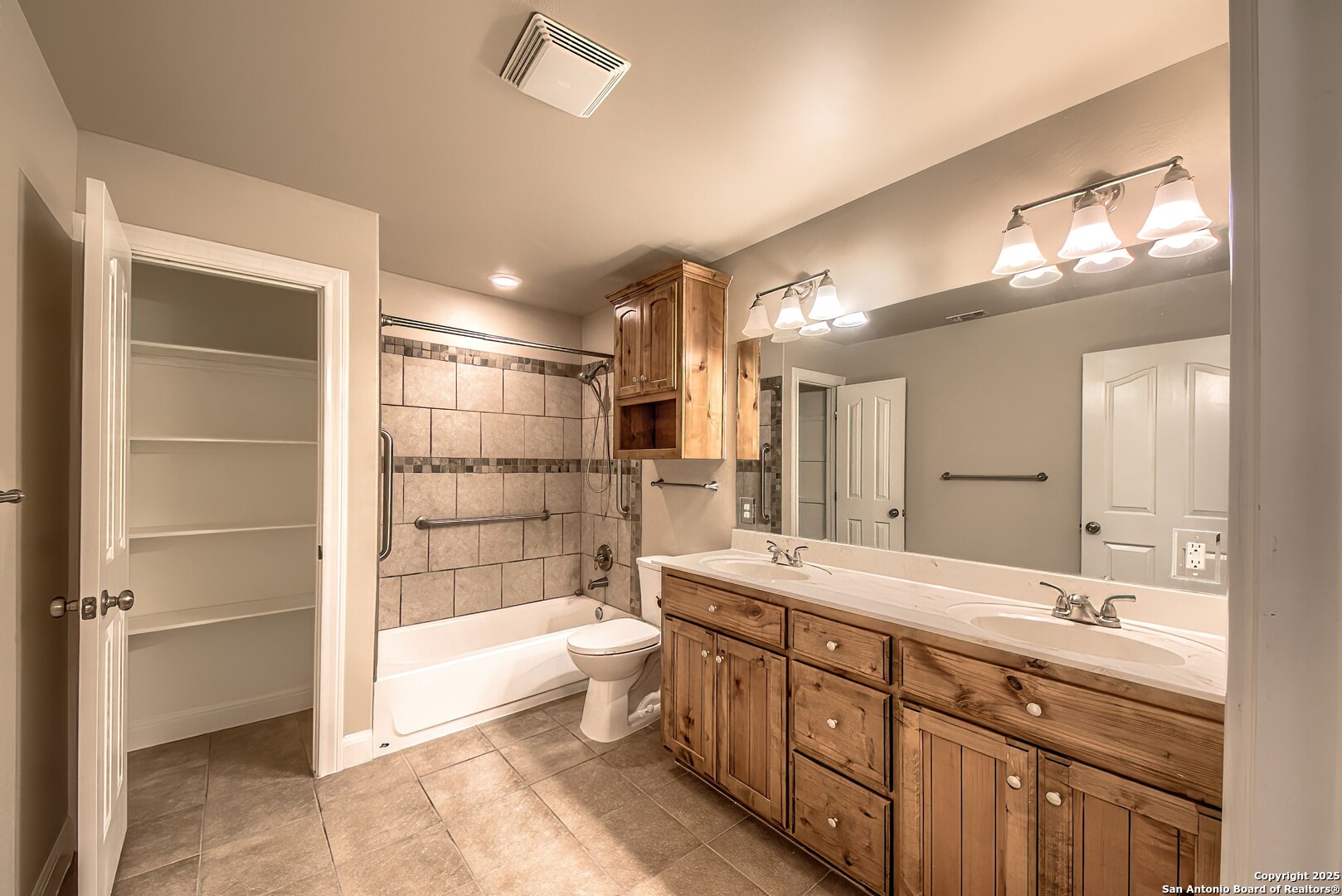 123 Colette Marion TX 78124