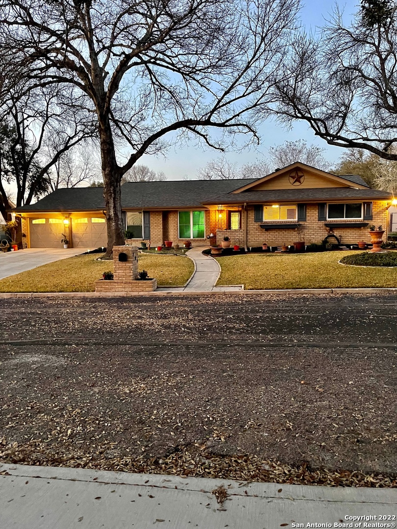 705 Moorside Drive Windcrest TX 78239