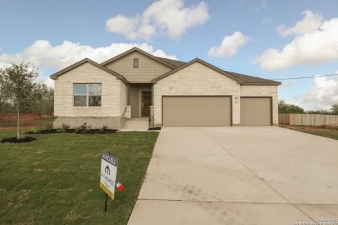 129 Calgary Drive Floresville TX 78114