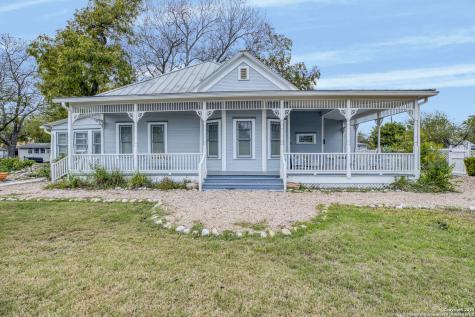 1201 10th Street Hondo TX 78861