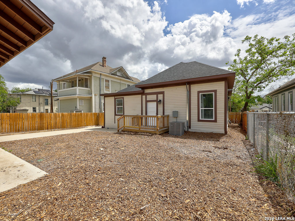 507 W Mistletoe San Antonio TX 78212