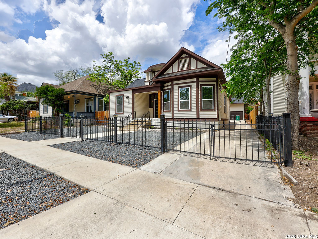507 W Mistletoe San Antonio TX 78212