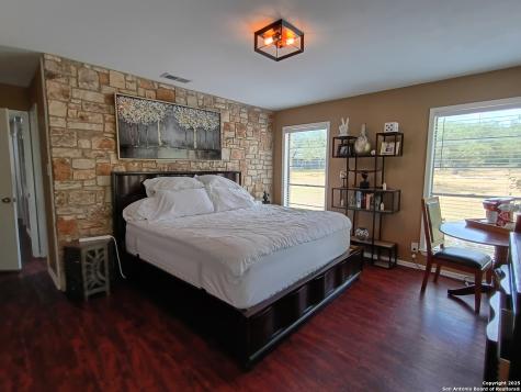 1401 Dezarae 4 San Antonio TX 78253